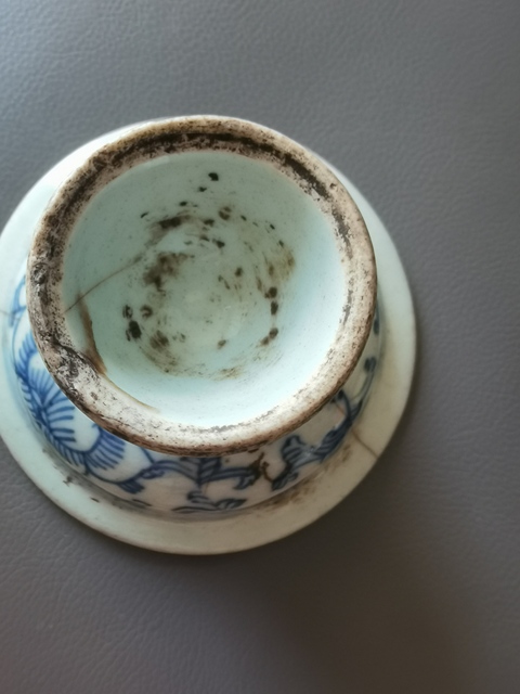 古玩陶瓷青花纏枝蓮紋高足供盤真品鑒賞圖