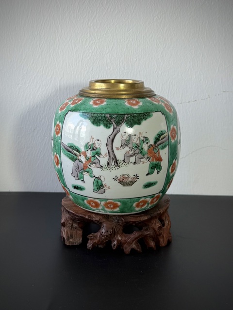 古玩陶瓷晚清·（細路）綠地開窗五彩“瓜爹連綿”人物故事圖罐拍賣，當前價格2200元