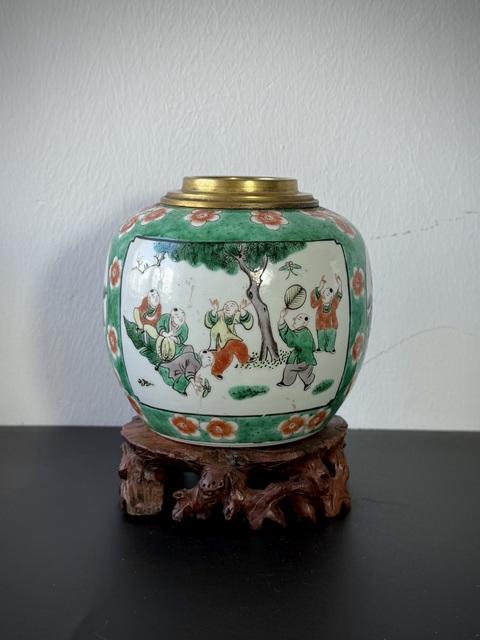 古玩陶瓷晚清·（細路）綠地開窗五彩“瓜爹連綿”人物故事圖罐拍賣，當前價格2200元