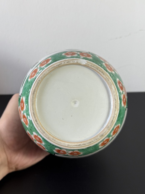 古玩陶瓷晚清·（細路）綠地開窗五彩“瓜爹連綿”人物故事圖罐拍賣，當前價格2200元