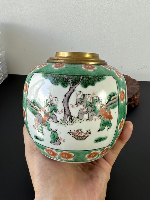 古玩陶瓷晚清·（細路）綠地開窗五彩“瓜爹連綿”人物故事圖罐拍賣，當前價格2200元