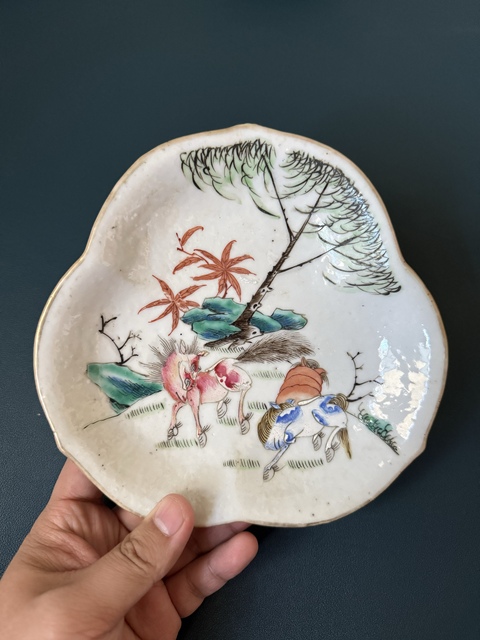 古玩陶瓷馬紋花口盤真品鑒賞圖