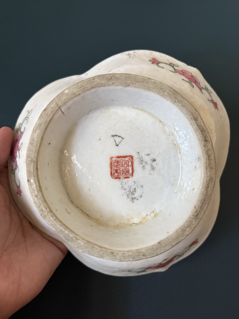 古玩陶瓷馬紋花口盤真品鑒賞圖