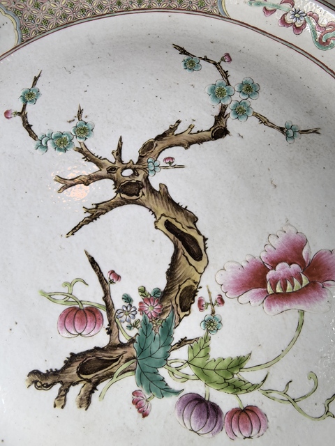 古玩陶瓷粉彩花卉紋盤真品鑒賞圖