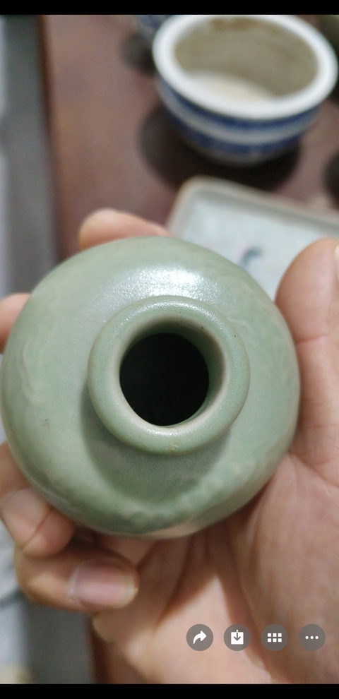 古玩陶瓷龍泉青瓷龍紋水盂真品鑒賞圖