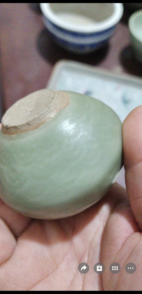 古玩陶瓷龍泉青瓷龍紋水盂真品鑒賞圖