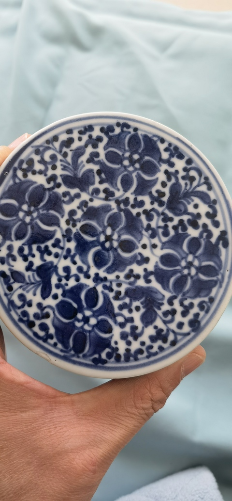 古玩陶瓷青花花卉紋節(jié)盒真品鑒賞圖