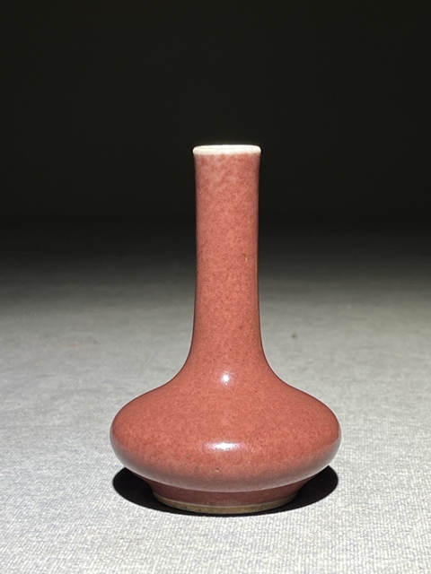 古玩陶瓷紅釉荸薺瓶真品鑒賞圖