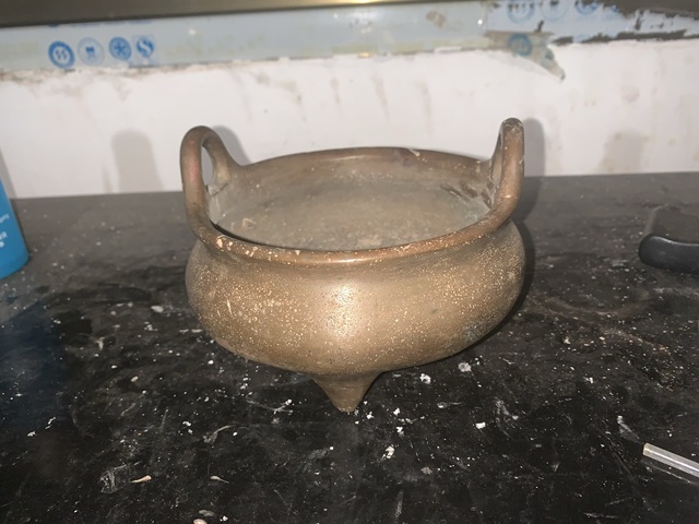 古玩陶瓷三足沖天耳香爐真品鑒賞圖