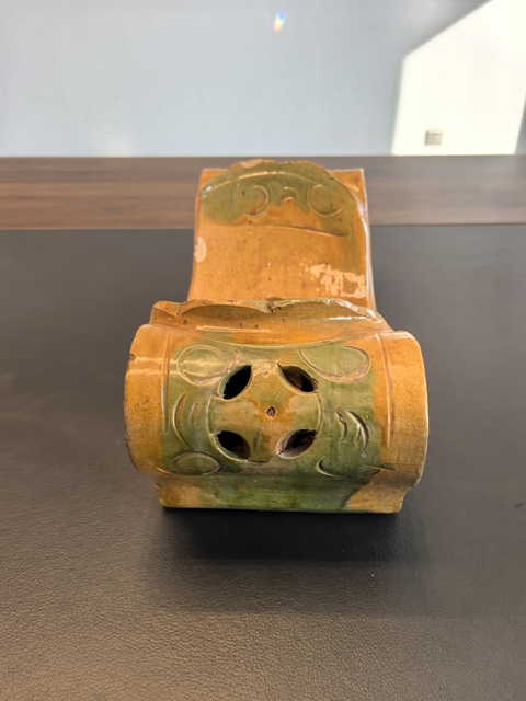 古玩陶瓷明三彩元寶枕真品鑒賞圖