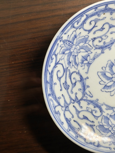 古玩陶瓷清嘉慶纏枝蓮盤真品鑒賞圖