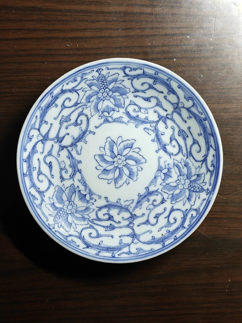 古玩陶瓷清嘉慶纏枝蓮盤真品鑒賞圖