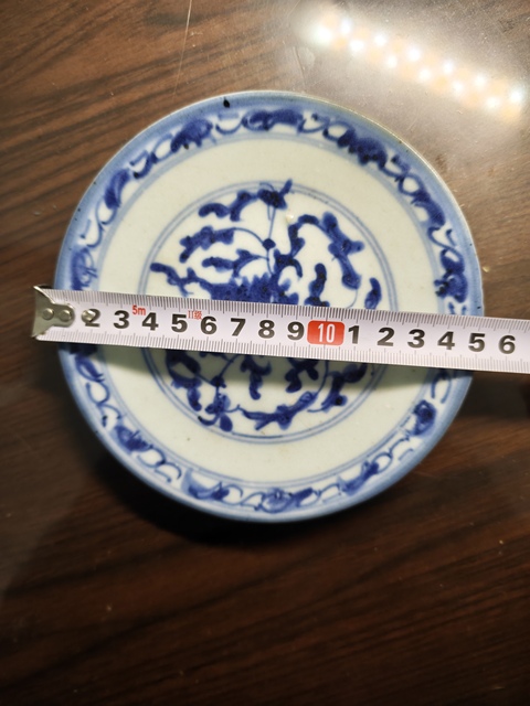 古玩陶瓷青花纏枝蓮紋盤真品鑒賞圖