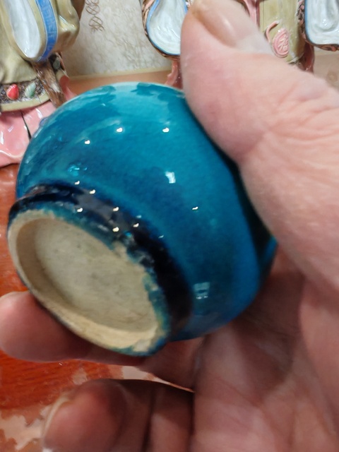 古玩陶瓷孔雀藍(lán)釉長(zhǎng)頸瓶真品鑒賞圖