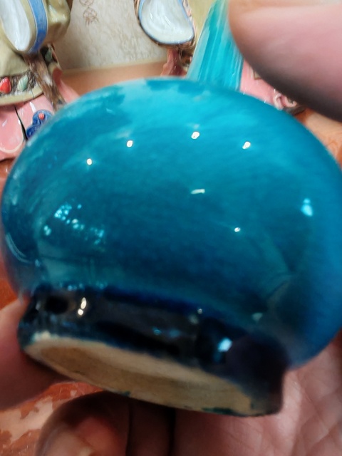 古玩陶瓷孔雀藍(lán)釉長(zhǎng)頸瓶真品鑒賞圖