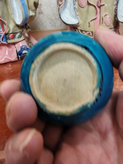 古玩陶瓷孔雀藍(lán)釉長(zhǎng)頸瓶真品鑒賞圖