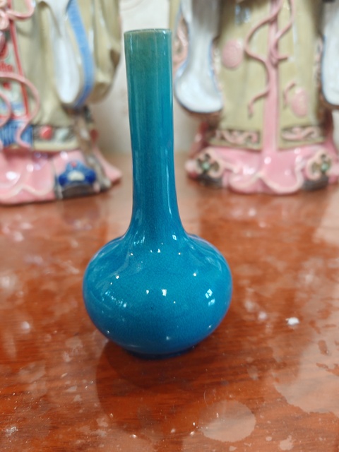 古玩陶瓷孔雀藍(lán)釉長(zhǎng)頸瓶真品鑒賞圖