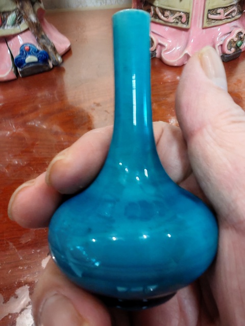 古玩陶瓷孔雀蘭釉膽瓶真品鑒賞圖