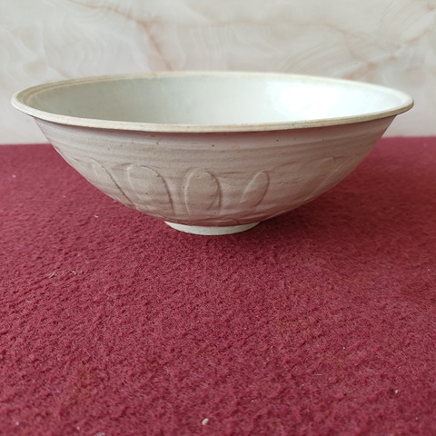 古玩陶瓷青白釉刻仰蓮紋碗真品鑒賞圖