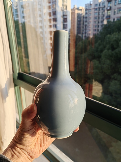 古玩陶瓷天藍釉天球瓶真品鑒賞圖