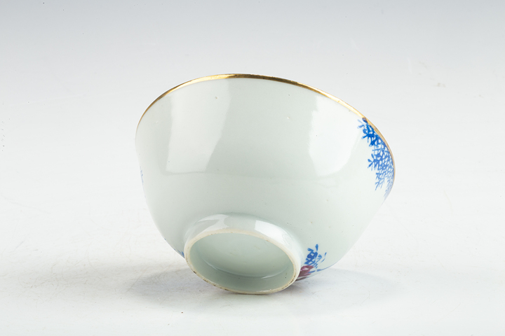 古玩陶瓷民國·料彩墨石竹影紋茶碗
拍賣，當(dāng)前價格0元