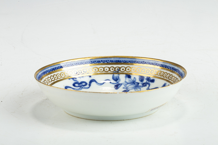 古玩陶瓷清乾隆·青花描金花卉紋小盤真品鑒賞圖