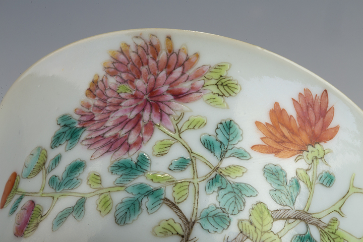 古玩陶瓷清末民初·粉彩花蝶紋杯一對
真品鑒賞圖