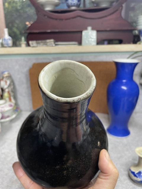 古玩陶瓷烏金釉荸薺瓶真品鑒賞圖