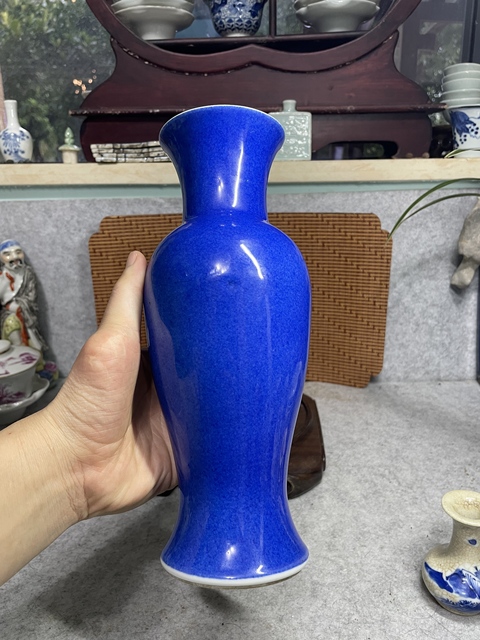 古玩陶瓷藍(lán)釉觀音瓶真品鑒賞圖