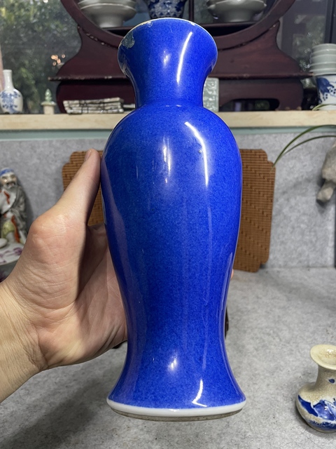 古玩陶瓷藍(lán)釉觀音瓶真品鑒賞圖