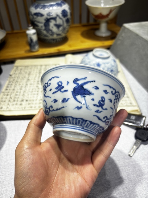 古玩陶瓷青花云鶴紋碗真品鑒賞圖