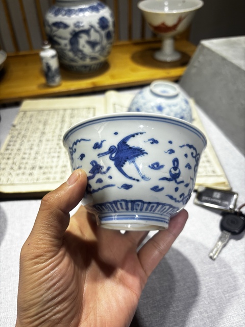 古玩陶瓷青花云鶴紋碗真品鑒賞圖