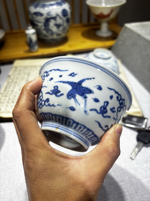 古玩陶瓷青花云鶴紋碗真品鑒賞圖