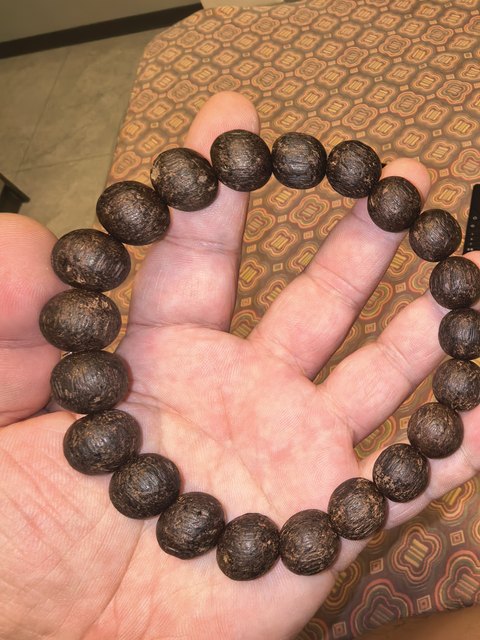 古玩雜項(xiàng)沉香手串真品鑒賞圖