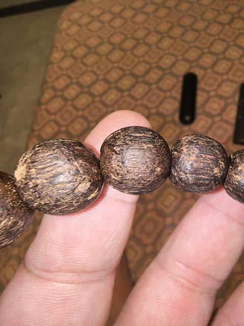 古玩雜項(xiàng)沉香手串真品鑒賞圖