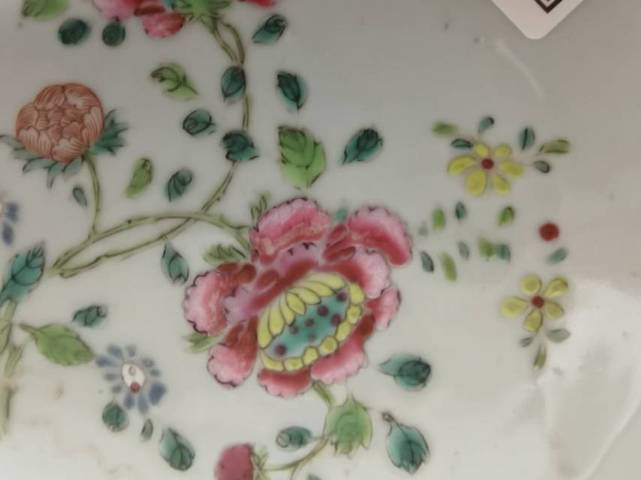 古玩陶瓷粉彩花卉賞盤真品鑒賞圖