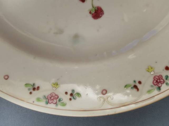 古玩陶瓷粉彩花卉賞盤真品鑒賞圖