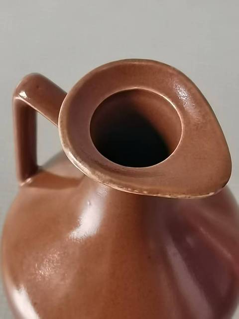 古玩陶瓷紫金釉執(zhí)壺真品鑒賞圖