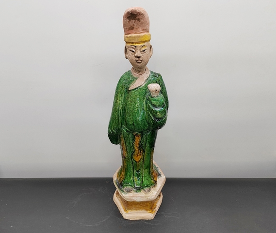 古玩陶瓷碩大的明代三彩長袍書生俑拍賣，當前價格380元