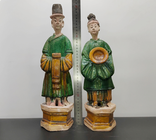 古玩陶瓷明三彩人物俑真品鑒賞圖