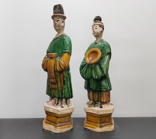 古玩陶瓷明三彩人物俑真品鑒賞圖