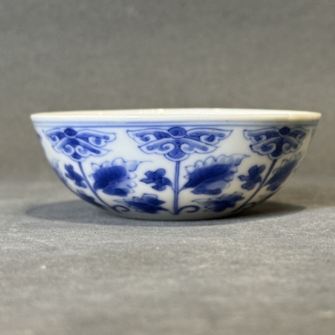 古玩陶瓷青花花卉紋臥足杯真品鑒賞圖