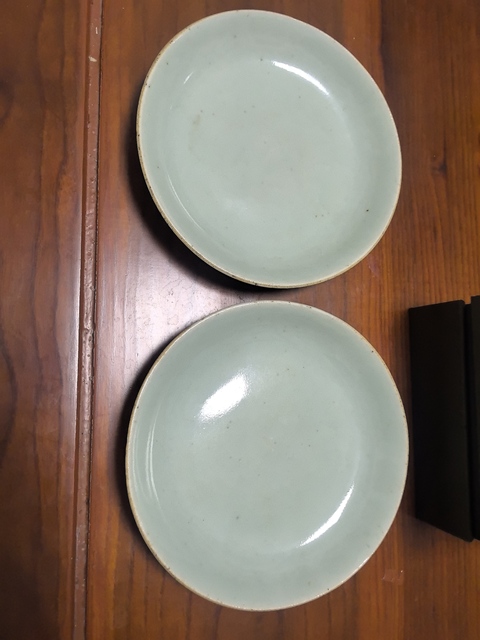 古玩陶瓷豆青釉盤真品鑒賞圖