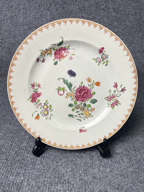 古玩陶瓷粉彩花卉紋盤真品鑒賞圖