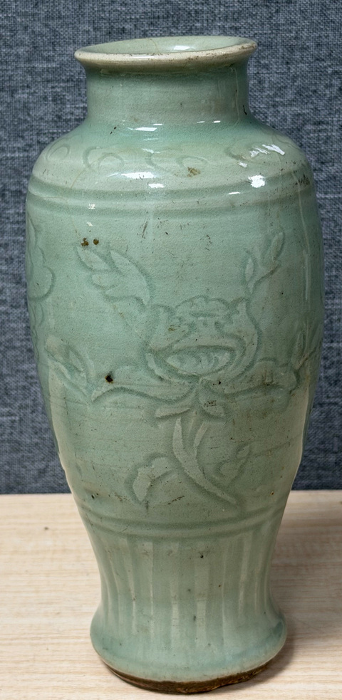 古玩陶瓷明代龍泉窯梅子青暗刻牡丹紋梅瓶拍賣，當前價格15000元