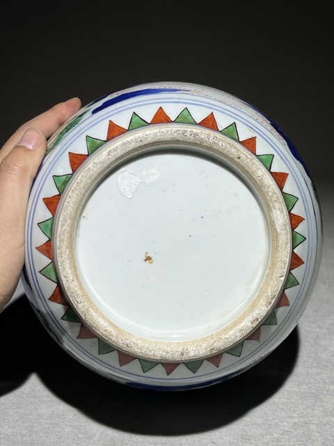 古玩陶瓷青花五彩人物故事蓋罐真品鑒賞圖