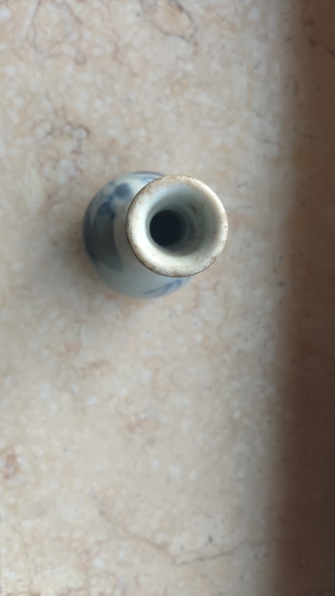 古玩陶瓷青花花卉紋撇口瓶真品鑒賞圖