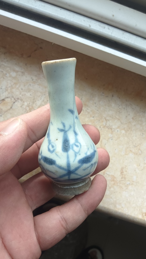 古玩陶瓷青花花卉紋撇口瓶真品鑒賞圖