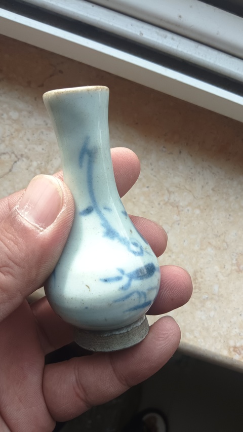 古玩陶瓷青花花卉紋撇口瓶真品鑒賞圖