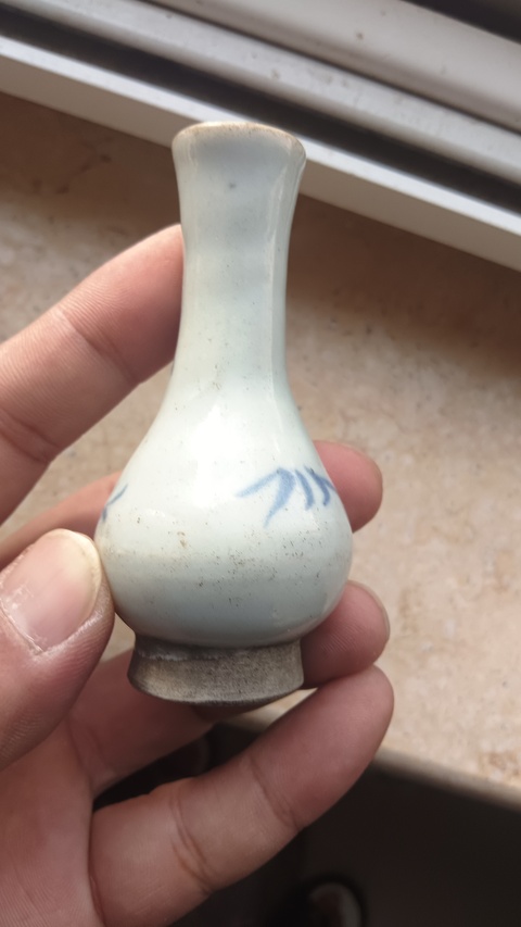 古玩陶瓷青花花卉紋撇口瓶真品鑒賞圖